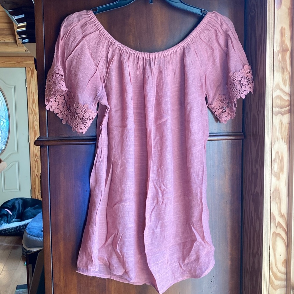 Super cute pink blouse with flower sleeves